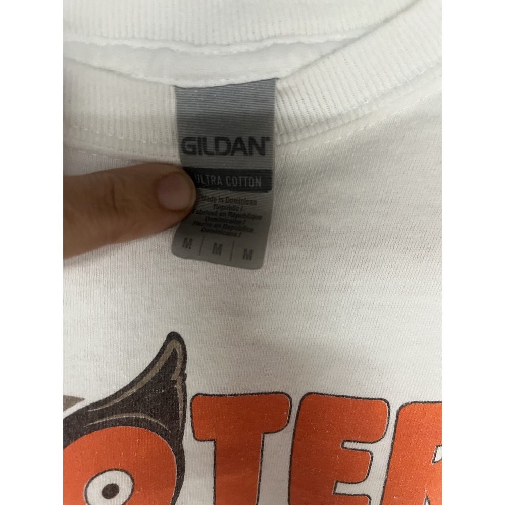Hooters Virginia Beach VA Graphic T-Shirt White Gildan Medium - Picture 4 of 9